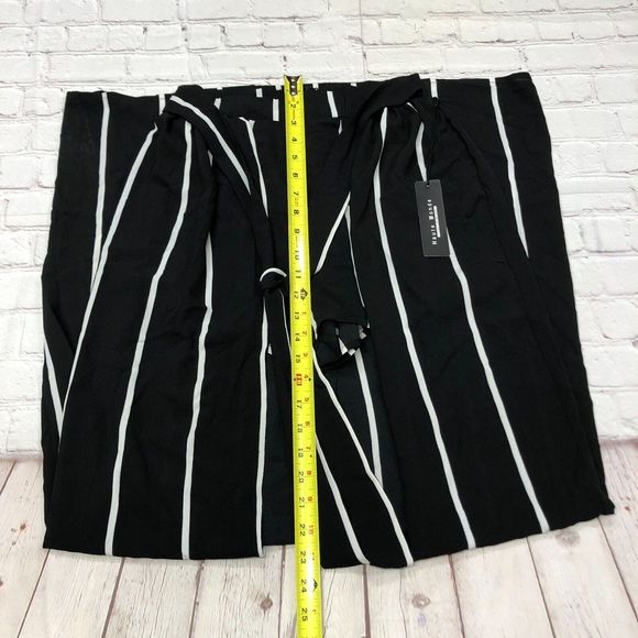 NWT Haute Monde Women Shorts with Skirt Size Small Stripes B237 -12 - Picture 6 of 16